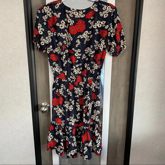NWT Madewell Ruffle-Wrap Dress in Hillside Daisies - Picture 9 of 10